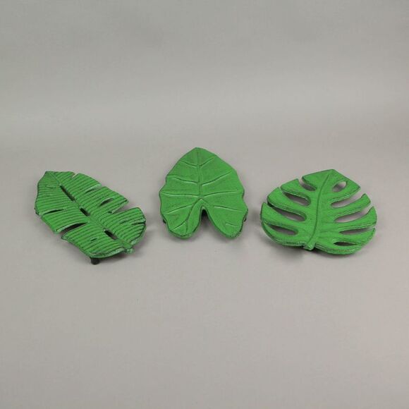 Set of 3 Aged Green Cast Iron Tropical Leaf Kitchen Trivets / Wall Hangings - Picture 7 of 7